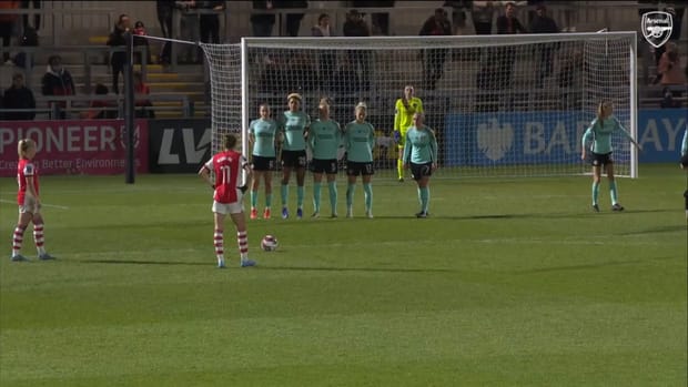 Beth Mead's superb free-kick vs Brighton